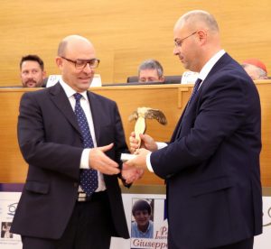 prefetto Sgalla riceve premio Gabrielli